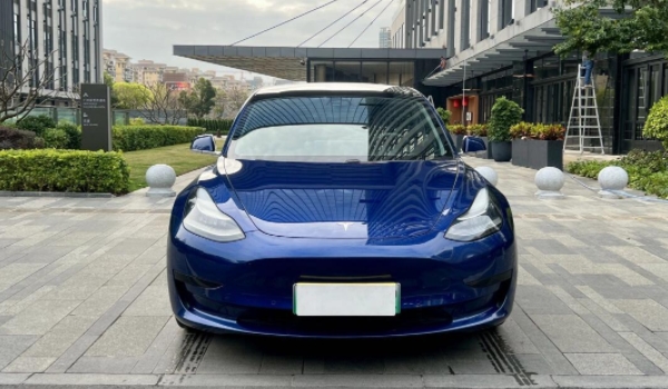 特斯拉model3多少钱一辆? 大致范围在23.19万元至33.59万元之间